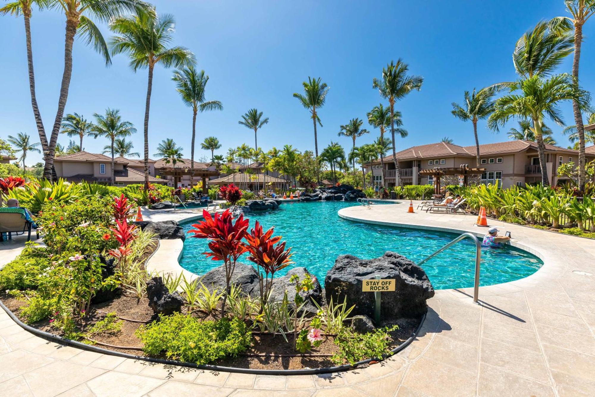 Hilton Pool Pass Included - Stylish Central Villa Mins To Beach Pool & Spa ไวโคโลอา ภายนอก รูปภาพ